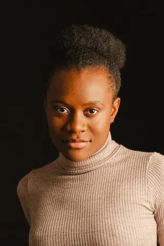 Florinda Okomo - Altura • Físico