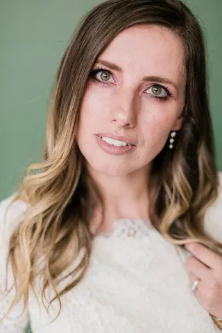 Brittney Souther - Altura • Físico