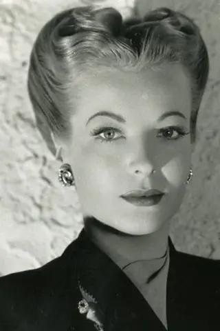 Peliculas de Hillary Brooke