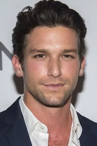 Peliculas de Daren Kagasoff