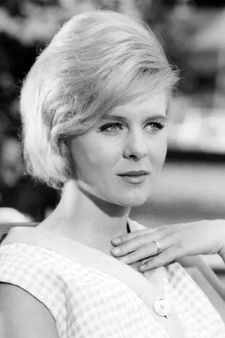Peliculas de June Ritchie