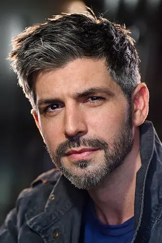 Peliculas de Kayvon Esmaili
