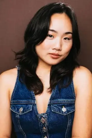 Helen J. Shen - Altura • Físico