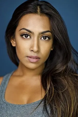 Melinda Shankar - Altura • Físico
