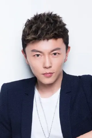 Miao Xie - Altura • Físico