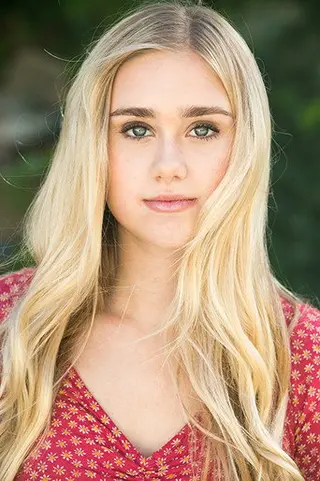 Peliculas de Emily Skinner