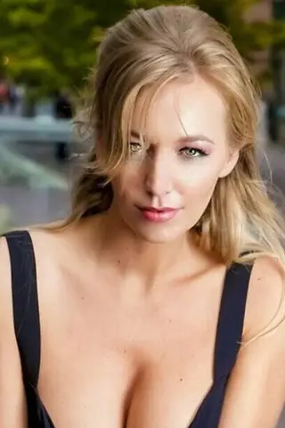 Peliculas de Hayley-Marie Coppin