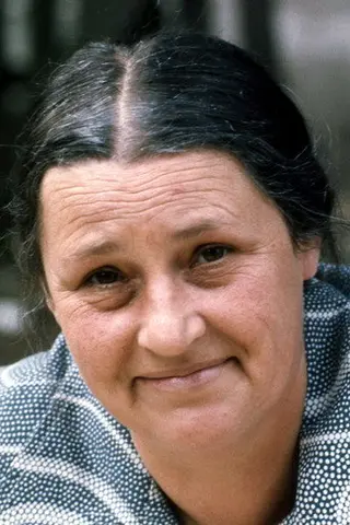 Irena Hrehorowicz - Altura • Físico