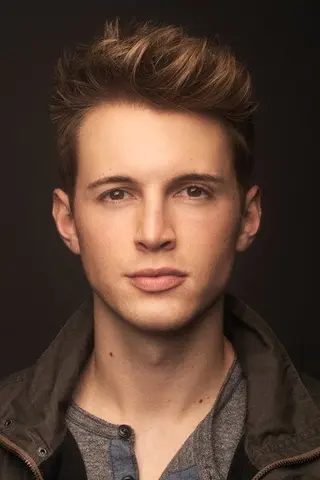 Peliculas de Colby Strong