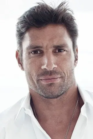 Manu Bennett - Córka • Potomstwo