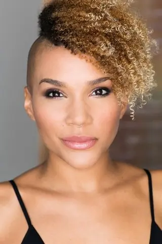 Peliculas de Emmy Raver-Lampman