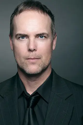 Peliculas de Bryan Okes