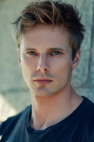 Peliculas de Bradley James