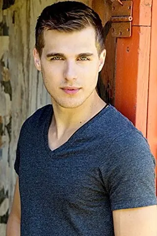 Peliculas de Cody Linley