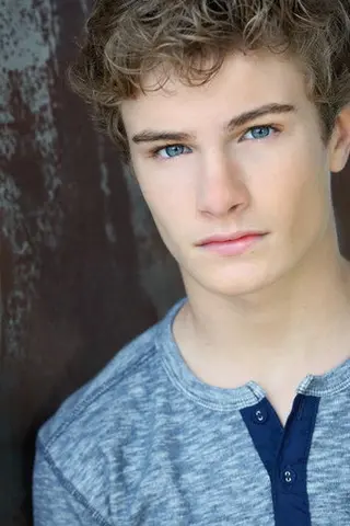 Peliculas de Brady Tutton
