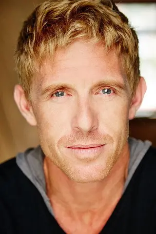Peliculas de Simon Lyndon