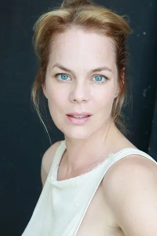 Angela Sandritter - Altura • Físico
