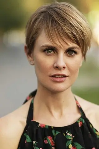 Peliculas de Natalie Bird