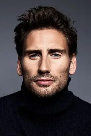 Peliculas de Edward Holcroft