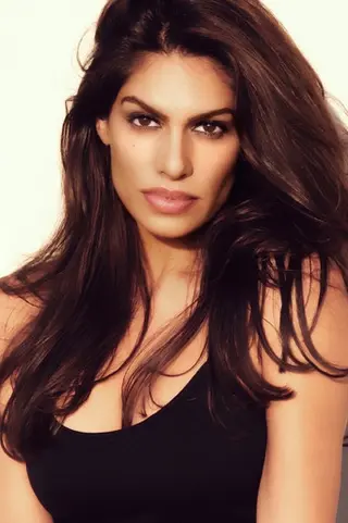 Peliculas de Rayna Tharani