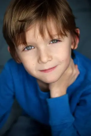 Peliculas de Ethan Tavares