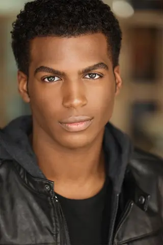 Peliculas de Aaron Olatunjie