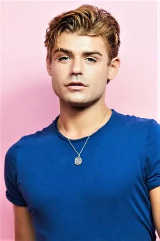 Peliculas de Garrett Clayton