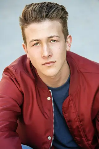 Peliculas de Luke Mullen