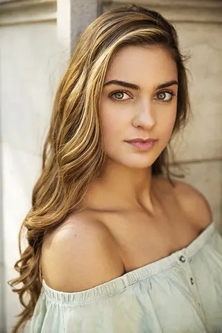 Peliculas de Mia Hulen