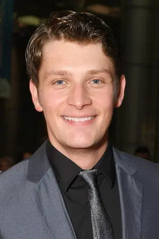 Peliculas de Brett Dier
