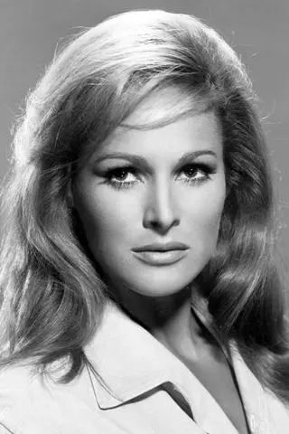 Peliculas de Ursula Andress