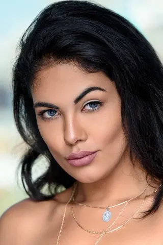 Peliculas de Suraya-Rose Santos