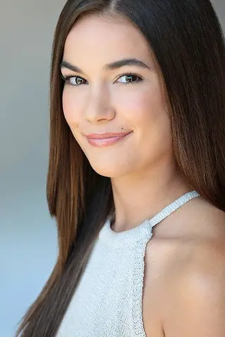 Peliculas de Courtney Lauren Cummings
