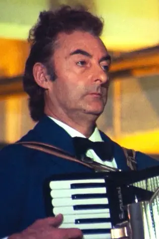 Peliculas de Mirko Baiocchi