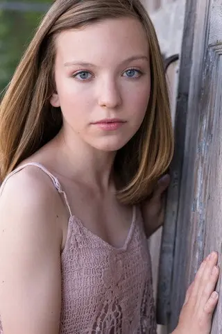 Peliculas de Aislinn DeButch