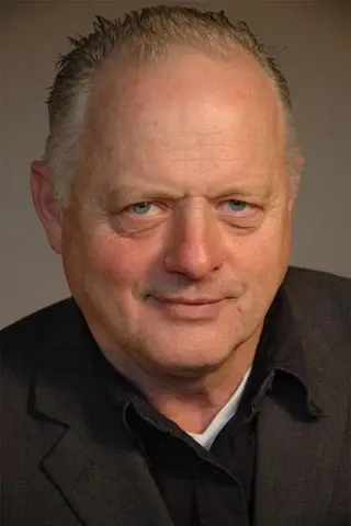 Peliculas de Robert Pugh