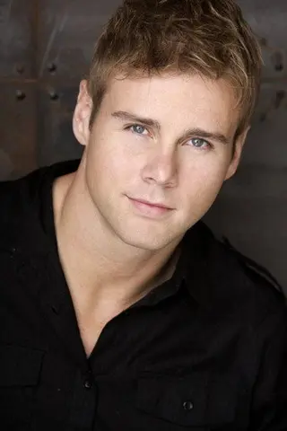 Peliculas de Aaron Hill