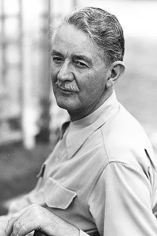 Peliculas de Leonard Carey