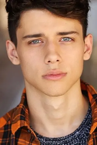 Peliculas de Uriah Shelton