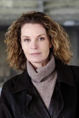 Isabelle Renauld - Córka • Potomstwo
