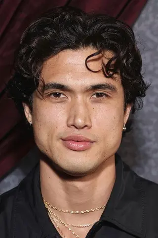 Peliculas de Charles Melton