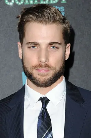 Peliculas de Dustin Milligan