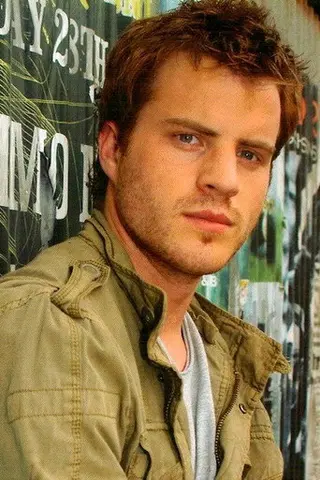 Peliculas de Robert Kazinsky
