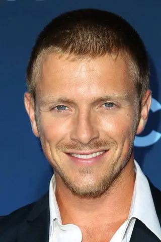 Peliculas de Charlie Bewley