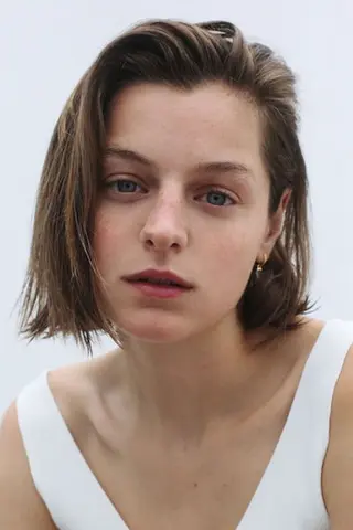Peliculas de Emma Corrin