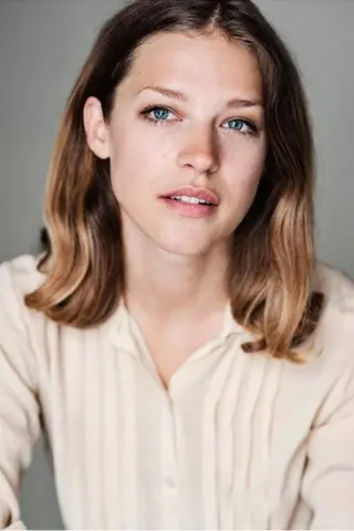 Peliculas de Emma Louise Saunders