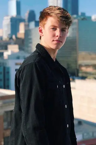 Carson Lueders - Córka • Potomstwo