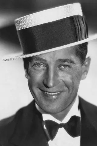 Maurice Chevalier - Altura • Físico