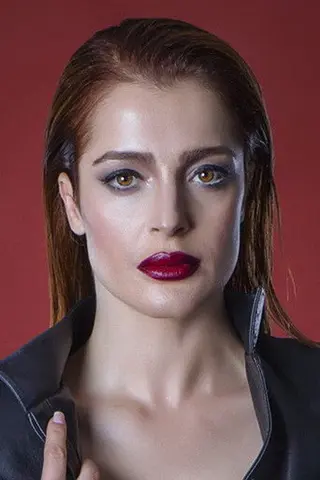 Peliculas de Mine Çayıroğlu