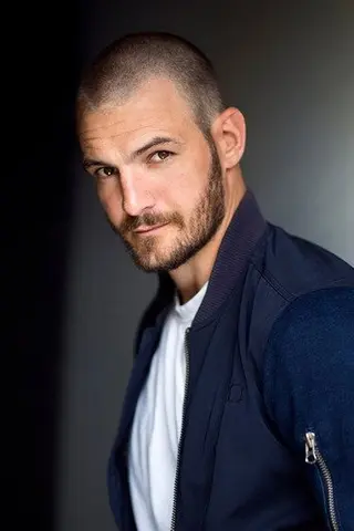 Peliculas de Andrew Shaw